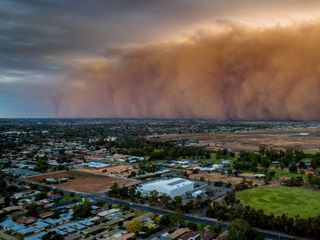 Tormenta de arena en Australia convierte el día en noche