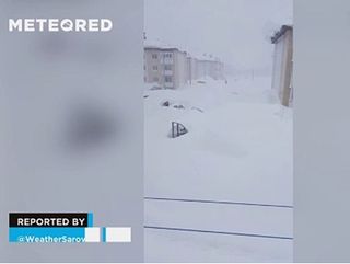 Una impresionante tormenta de nieve azota la isla de Sakhalin, Rusia