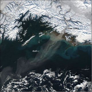 Tormenta de polvo frente a las costas de Alaska