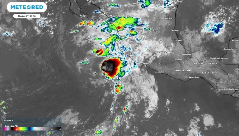 Tormenta tropical Vance se mantiene al suroeste de Jalisco y Colima con aguaceros, fuertes rachas y oleaje