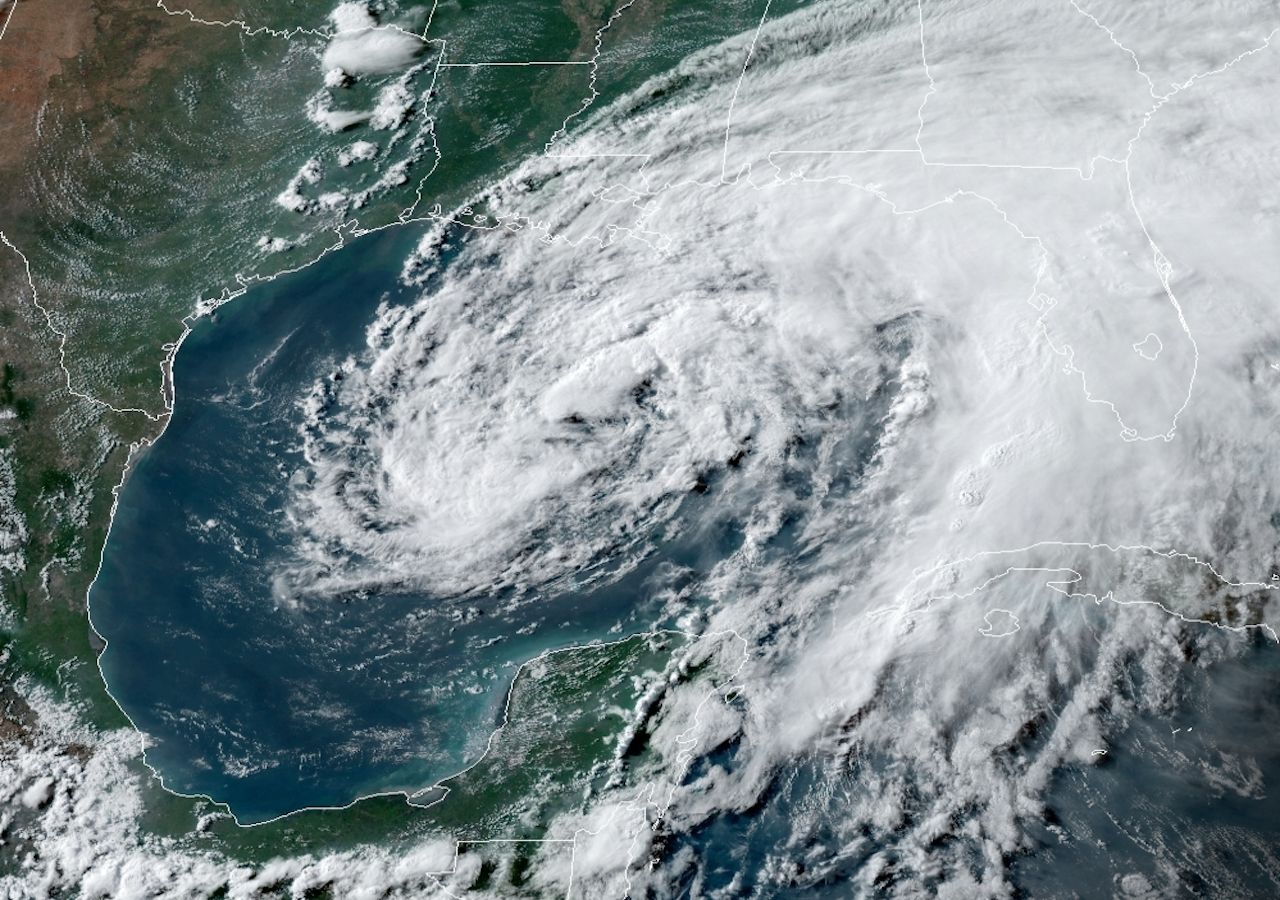 Tormenta Tropical Cristóbal ahora en el Golfo de México