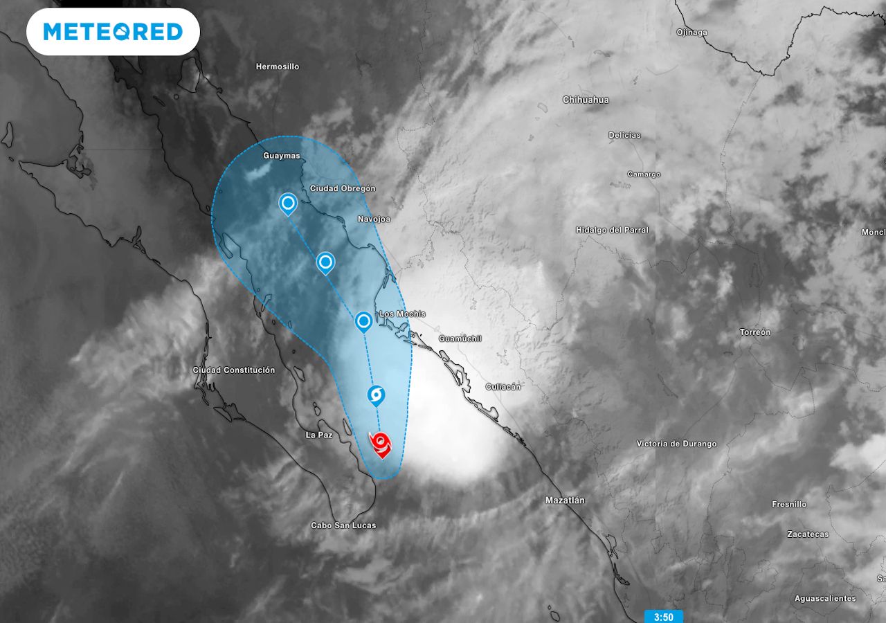 It is located over the southern Gulf of California, generating high waves and coastal flooding.