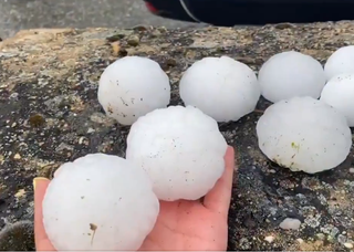 Fuertes tormentas con granizo gigantesco en el norte peninsular