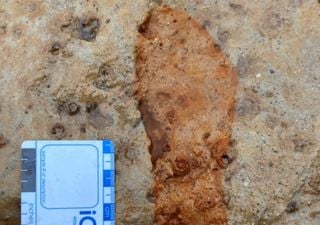 Tormentas dejan al descubierto huellas humanas de hace 2.000 años… y el mar las borra en 48 horas