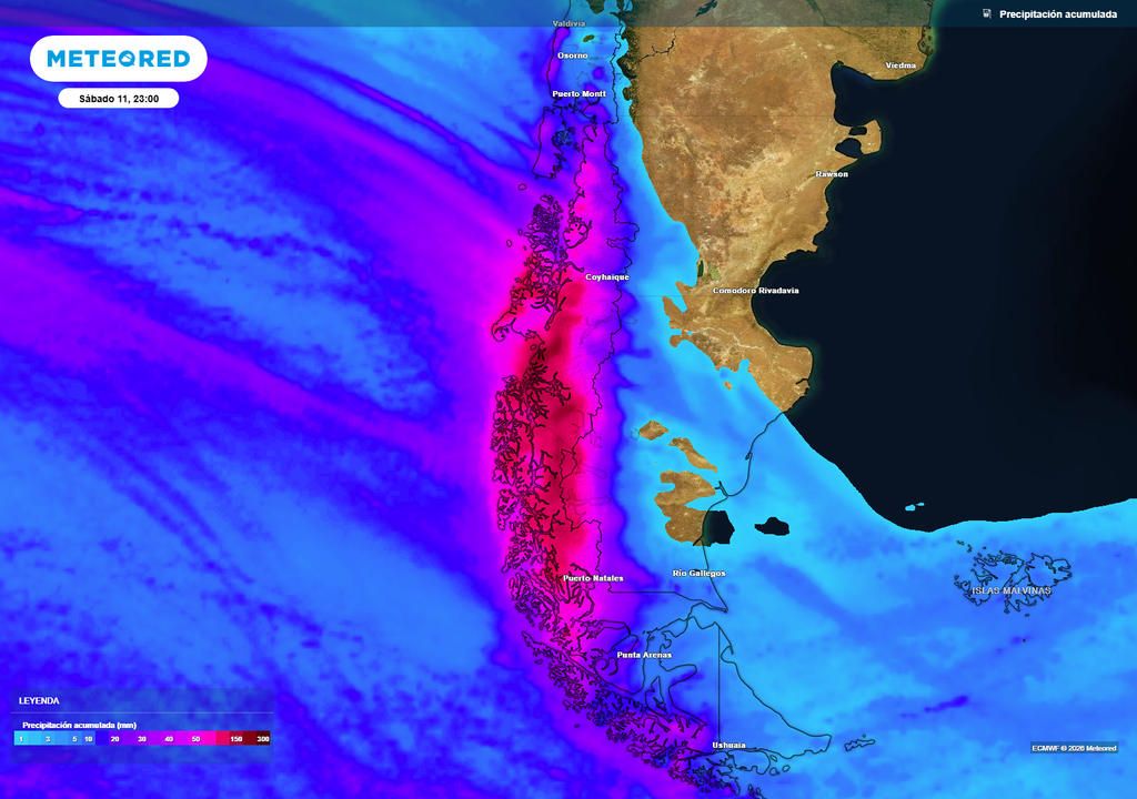Mapa de precipitación acumulada muestra lluvias intensas concentradas en la Patagonia, especialmente entre Aysén y Magallanes, asociadas al paso de un sistema frontal y el aporte de un río atmosférico durante el fin de semana.