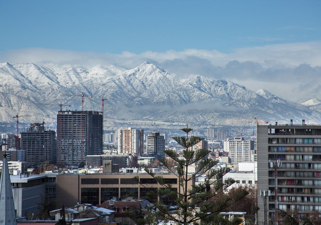 cordillera nevada vista desde Santiago de Chile