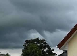 Tornades, rafales descendantes : pourquoi la France est-elle touchée ? Quels risques ces prochains jours ?