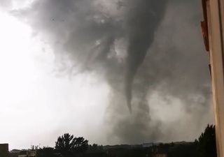 Tornado grande e invulgar causa desastre na República Checa