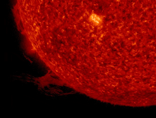 "Tornado" solar sobre la superficie del Sol