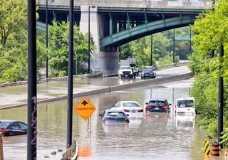 Toronto se recupera luego de una fuerte tormenta que generó inundaciones y afectaciones en el servicio eléctrico 