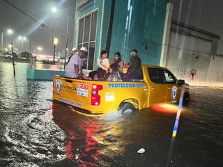 Torrenciales lluvias asociadas a “Ivo” generaron caos en el Puerto de Mazatlán Sinaloa