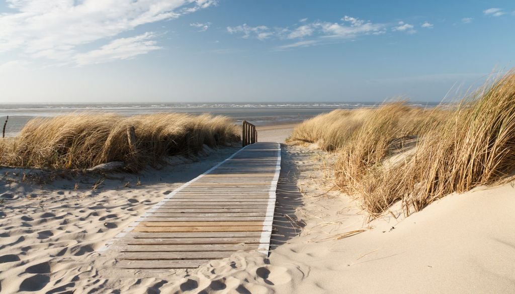 Der Bohlenweg auf Langeoog ist ein Erlebnis für alle Generationen