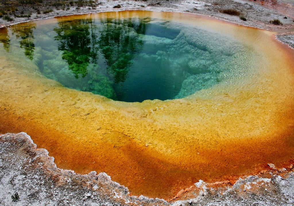 Yellowstone's Morning Glory hydrothermal pool used to look a lot more blue.