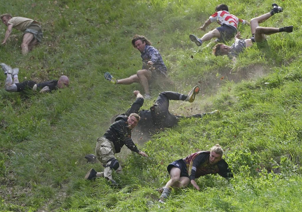 Cooper's Hill Cheese-Rolling and Wake Cooper's Hill Cheese-Rolling and Wake