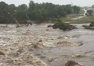 Tragedia en Texas: la furia del agua deja 25 muertos y una angustiante búsqueda de más 20 niñas de un campamento