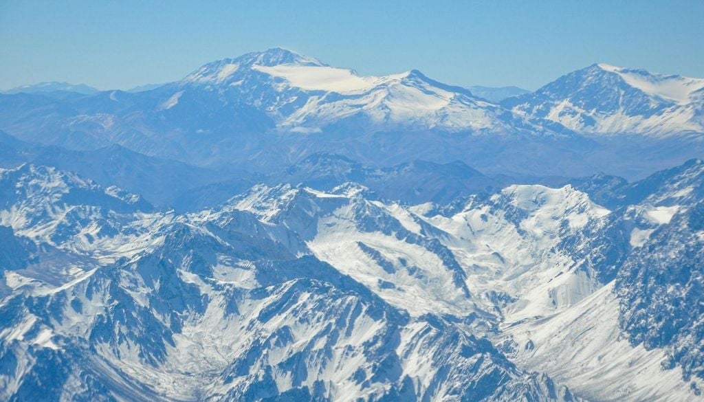 Cordillera nevada Tras años marcados por la megasequía, la nieve vuelve a convertirse en uno de los principales indicadores de la disponibilidad de agua para la agricultura chilena.