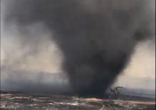 Sorprendentes torbellinos de fuego azotaron M&uacute;zquiz en Coahuila, durante un incendio forestal