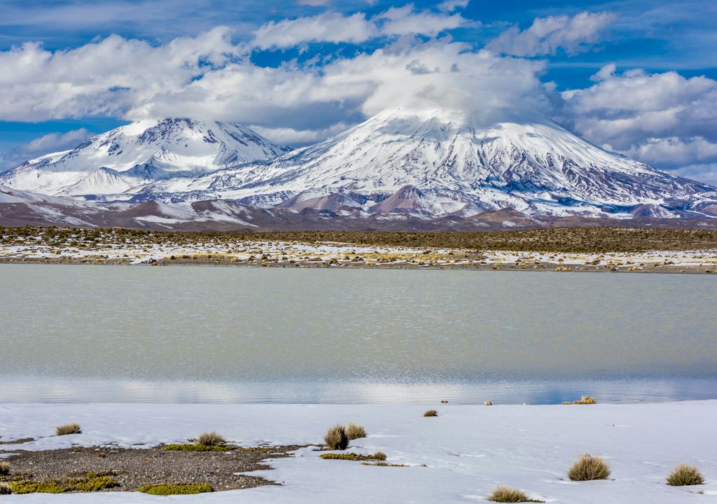 Laguna de Cotacotani en invierno. Laguna de Cotacotani en invierno.