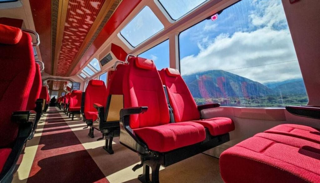Tren Solar de la Quebrada por dentro: infraestructura moderna y vistas panorámicas