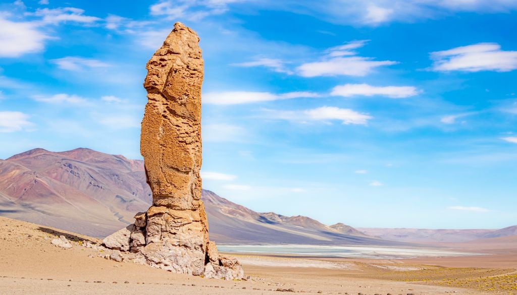 Los Monjes de la Pacana son un atractivo no tan conocido de San Pedro de Atacama.