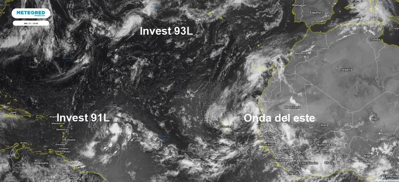 Zonas vigiladas por el NHC a fecha de 31 de agosto de 2022 13:30 UTC en el canal visible. Meteored