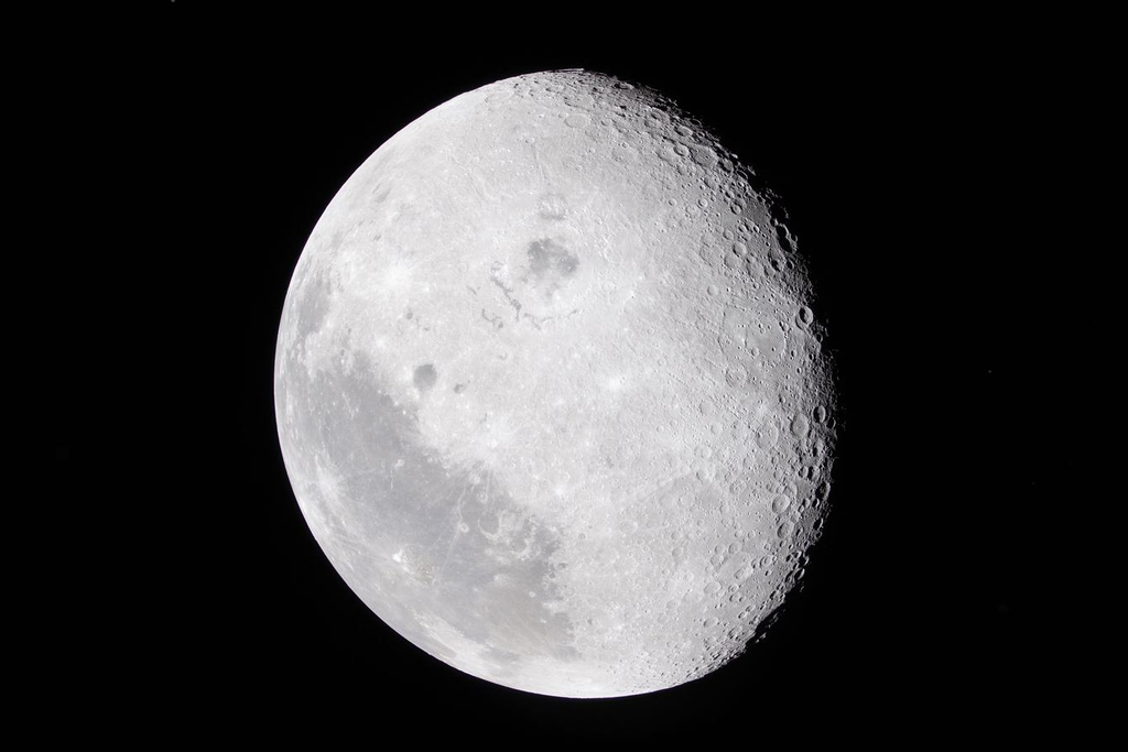 Durante o sobrevoo da Lua, a Artemis II registrou mais de 7 mil imagens detalhadas da superfície lunar. Crédito: NASA Durante o sobrevoo da Lua, a Artemis II registrou mais de 7 mil imagens detalhadas da superfície lunar. Crédito: NASA