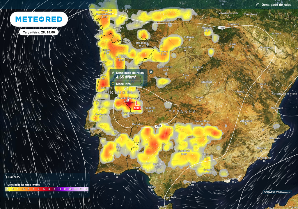 O momento mais crítico da trovoada poderá ser a tarde de terça-feira, dia 28 de abril, onde várias regiões poderão ficar expostas a este fenómeno, assim como à chuva.