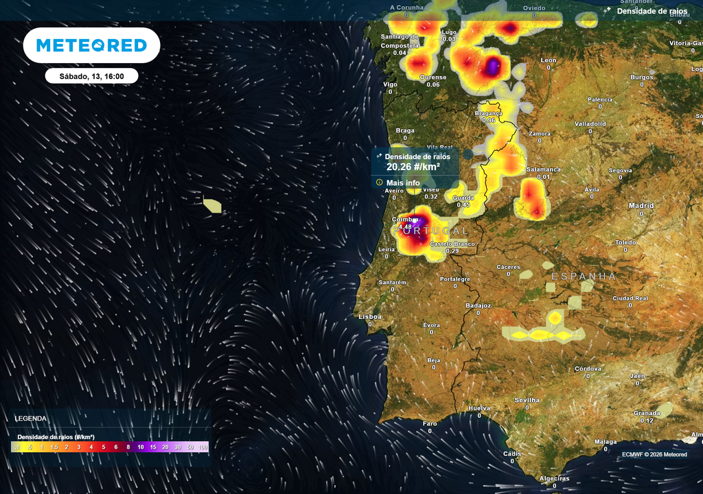 Densidade de raios Durante a tarde de sábado prevê-se forte atividade elétrica nas regiões Norte e Centro, com especial destaque para o distrito de Coimbra, onde a densidade de descargas poderá ultrapassar os 20 raios por quilómetro quadrado.