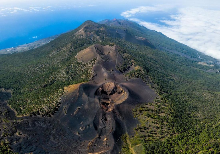Tsunami no Brasil? Entenda os riscos com a erupção nas Ilhas Canárias Tsunami no Brasil? Entenda os riscos com a erupção nas Ilhas Canárias