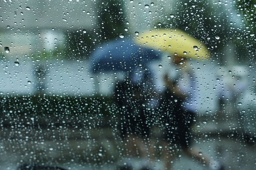 El descenso repentino de la temperatura, la alta humedad ambiental y las fluctuaciones drásticas en la presión atmosférica alteran nuestro cuerpo. El descenso repentino de la temperatura, la alta humedad ambiental y las fluctuaciones drásticas en la presión atmosférica alteran nuestro cuerpo.