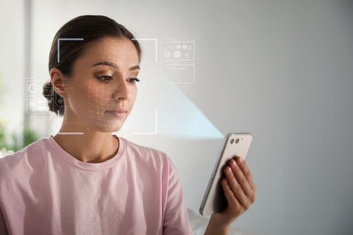 Tu celular no &ldquo;ve&rdquo; tu cara: reconocimiento facial, la tecnolog&iacute;a que transforma tu rostro en una clave cifrada