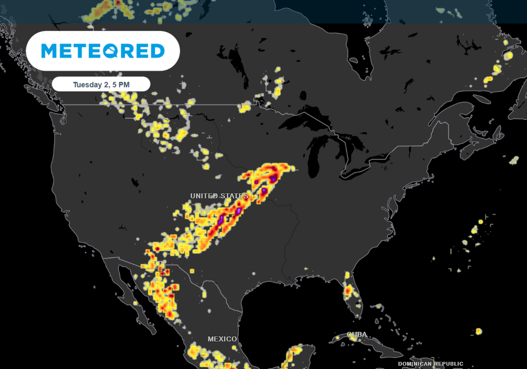 Lightning activity forecast for 5 pm Tuesday shows numerous strikes in the central US.