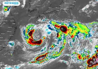 Tufão Khanun, em uma trajetória surpreendente, atinge o sul do Japão pela segunda vez!