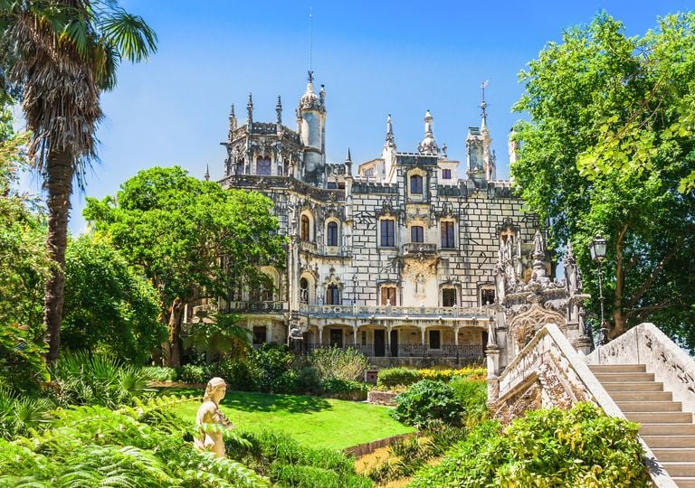 T&uacute;neles, deidades y secretos: descubre la Quinta da Regaleira de Sintra como nunca antes la hab&iacute;as visto