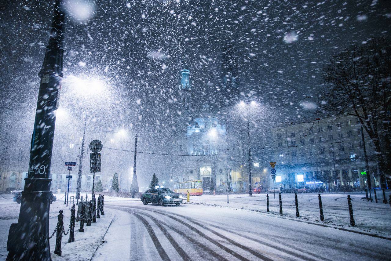 Erneuter Wintereinbruch in Deutschland! In der Nacht zum Samstag schneite es kräftig, sodass sich die Landschaft kurzzeitig tief verschneit präsentierte.