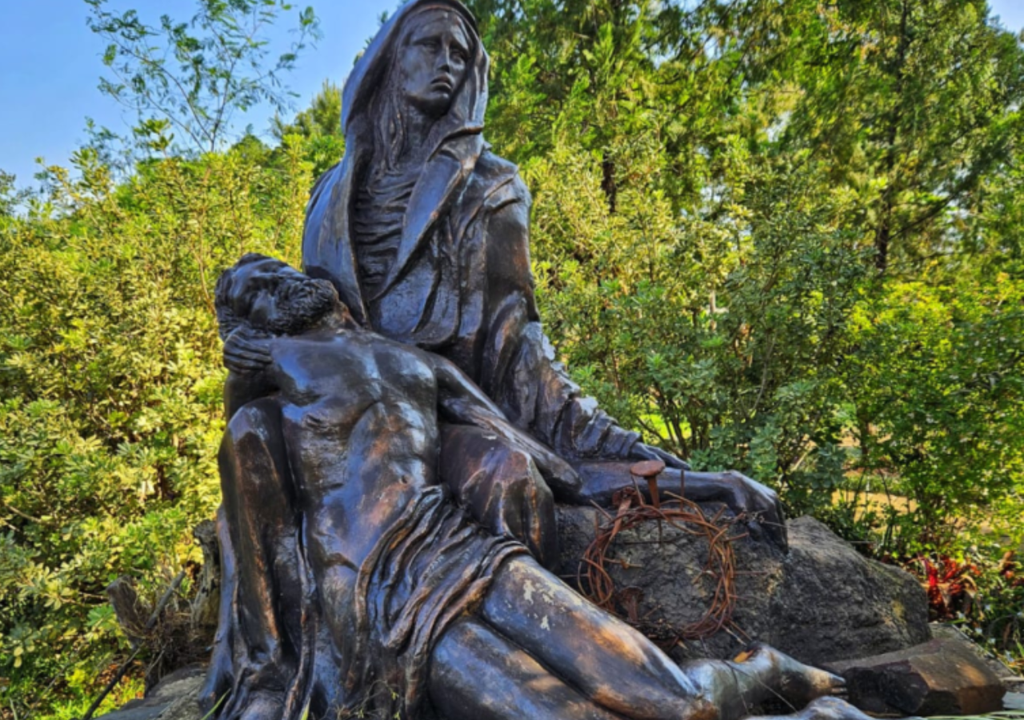 Turismo religioso - Vía Crucis en Misiones En el Parque de la Cruz (Misiones), el Vía Crucis recorre la selva misionera y las ruinas jesuitas. Foto: Turismo de Misiones