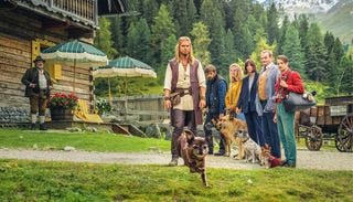 V&iacute;nculos, turismo y humor: 3 pel&iacute;culas de Netflix que lideran el ranking y son ideales para ver este fin de semana