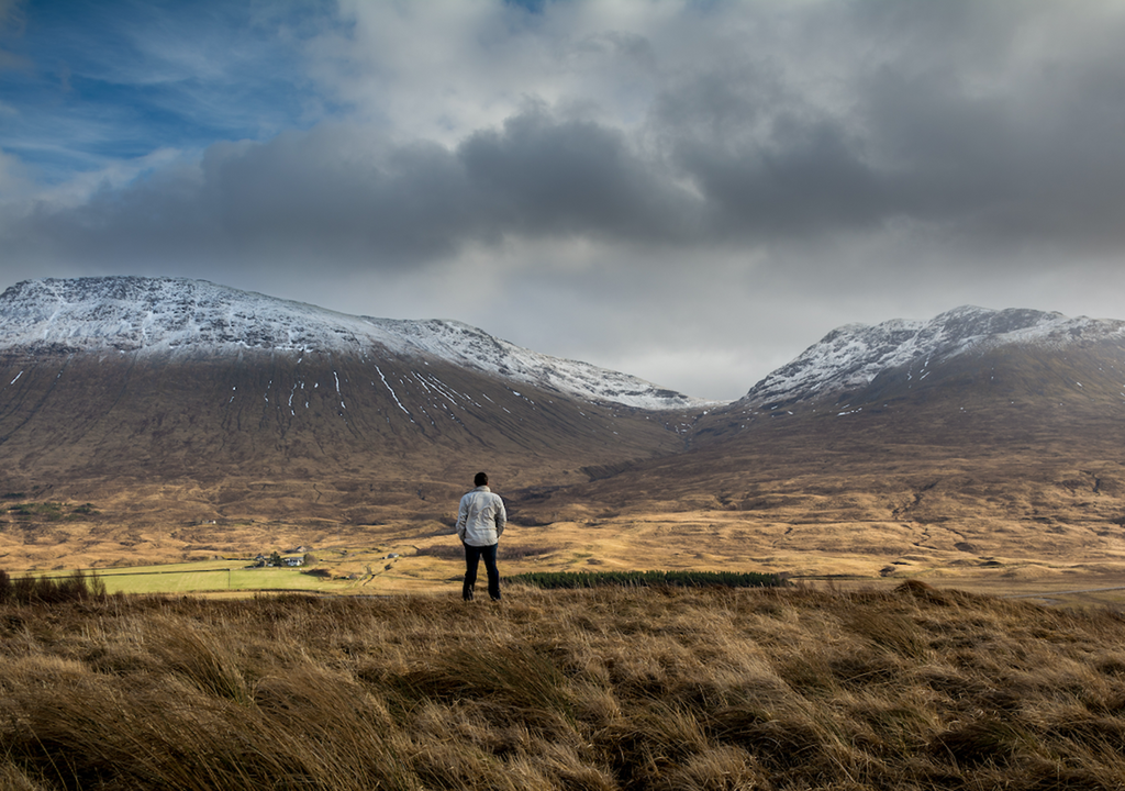 A mild week with rain in the north. High pressure will build later in the week bringing dry but cloudy conditions.