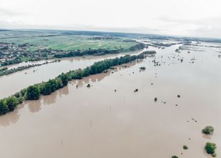Ukraine : en plus de la guerre, de terribles inondations touchent le pays !