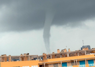 &Uacute;ltima hora de las tormentas en la Regi&oacute;n de Murcia: hasta 150 l/m2 en Los Alc&aacute;zares, mangas marinas y granizo