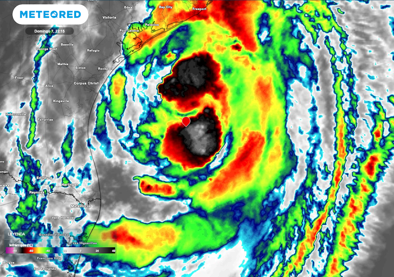 Su circulación genera lluvias en el noreste mexicano; además, se prevén rachas fuertes de viento, oleaje elevado y probabilidad de trombas marinas.