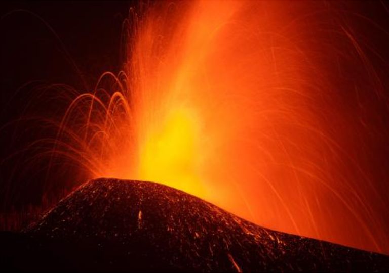 Última información: el Volcán de La Palma aumentó su actividad Última información: el Volcán de La Palma aumentó su actividad