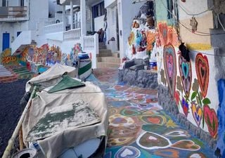 Um, dois, três: nesta vila da costa de Tenerife não vai conseguir contar todos os corações que ali foram pintados