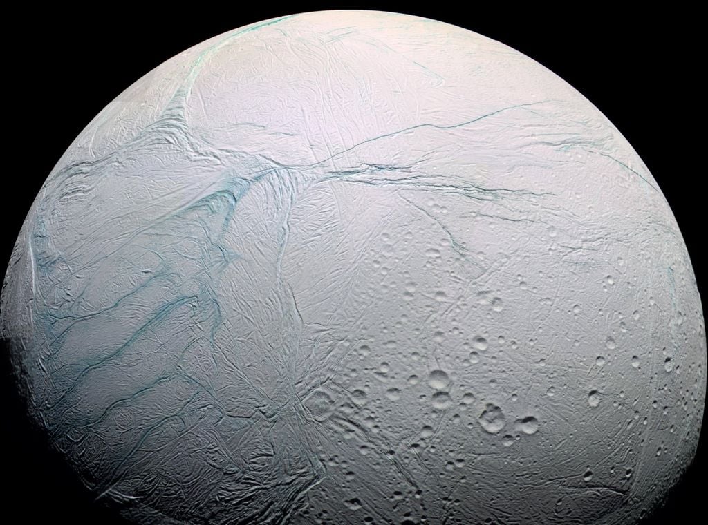 Enceladus, Luna de Saturno
