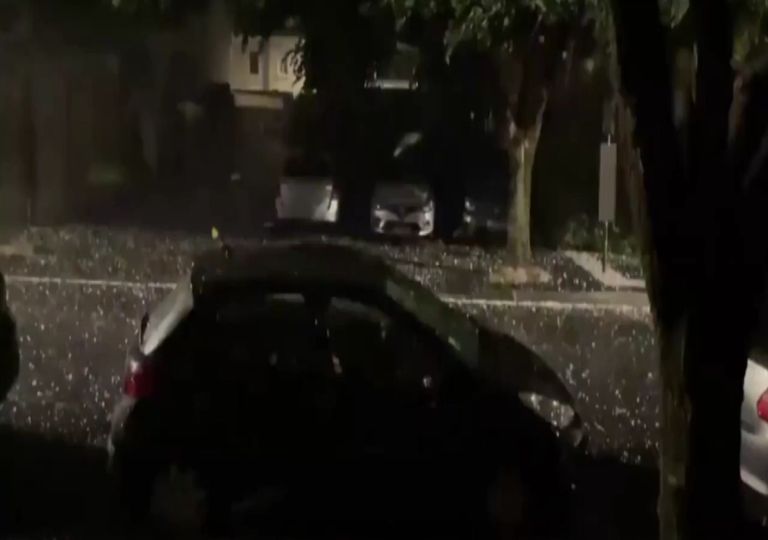 Uma catastrófica tempestade de granizo causou destruição em França Uma catastrófica tempestade de granizo causou destruição em França