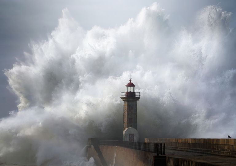 Uma ciclogénese explosiva à espreita para o dia da Imaculada Conceição Uma ciclogénese explosiva à espreita para o dia da Imaculada Conceição
