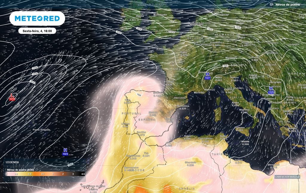 Neste mapa de sexta-feira, 4 de setembro, observa-se uma vasta região anticiclónica e uma pluma de poeiras do Saara em suspensão a abranger toda a geografia de Portugal continental.