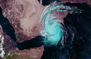 Un ciclón tropical extremo y mortal: Mekunu