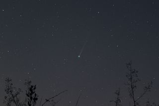 ¡Un cometa invisible a simple vista, pero no para ti! Así puedes cazar al C/2025 F2 (SWAN) desde México