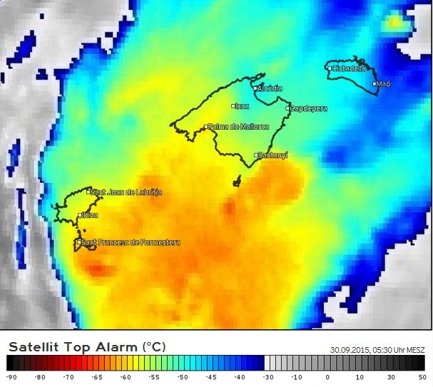 Un Complejo Convectivo De Mesoescala En Las Cercanías De Baleares El tamaño del sistema se aprecia mejor si lo comparamos con las Islas. Detalle de CCM vs Baleares